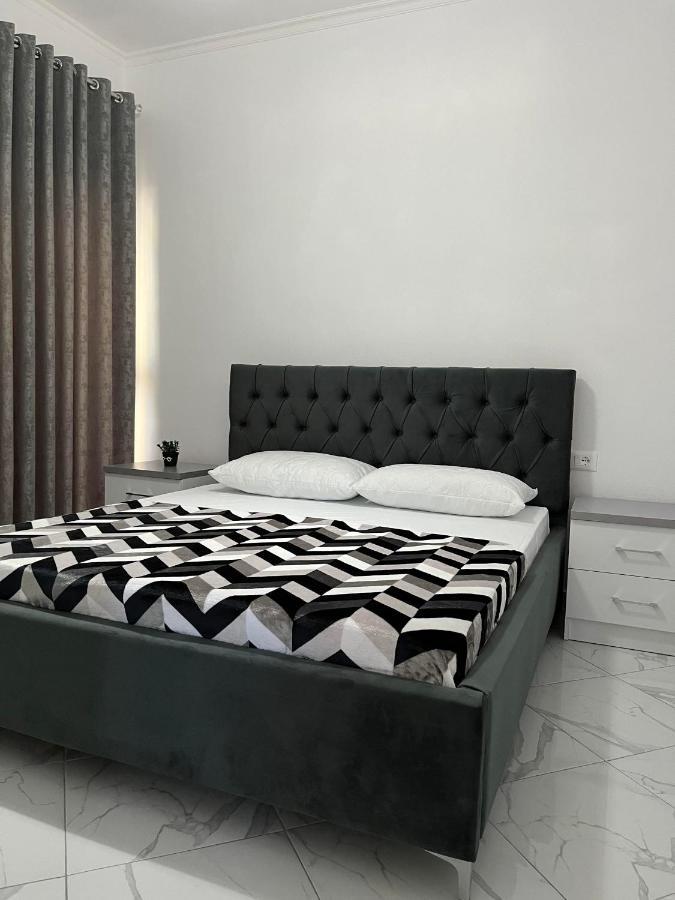 Appartement Xhefri's *