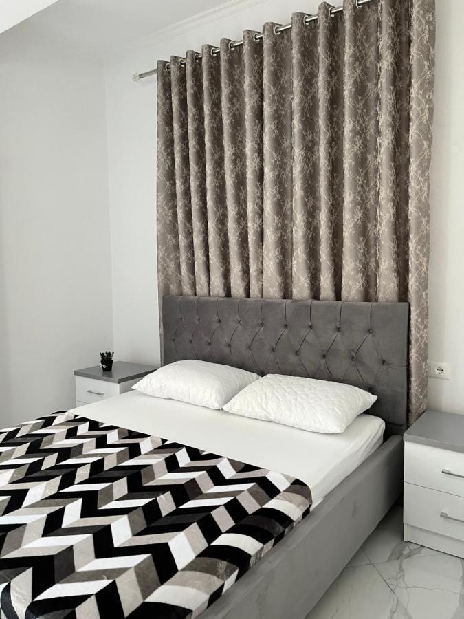 Xhefri's * Vlorë