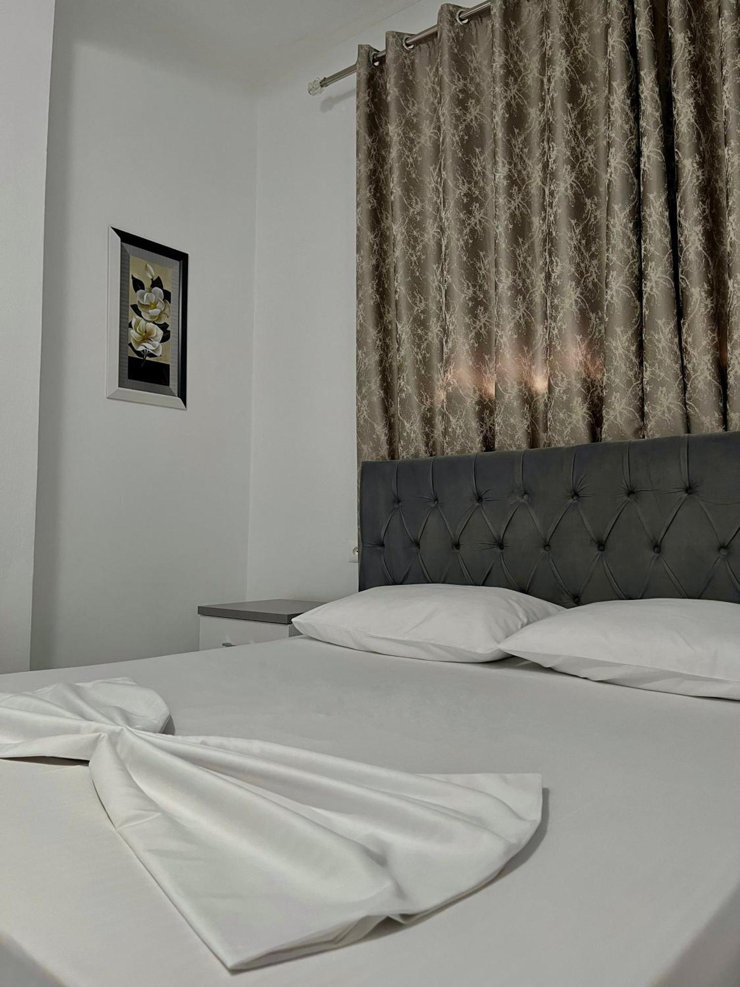 Apartment Xhefri's