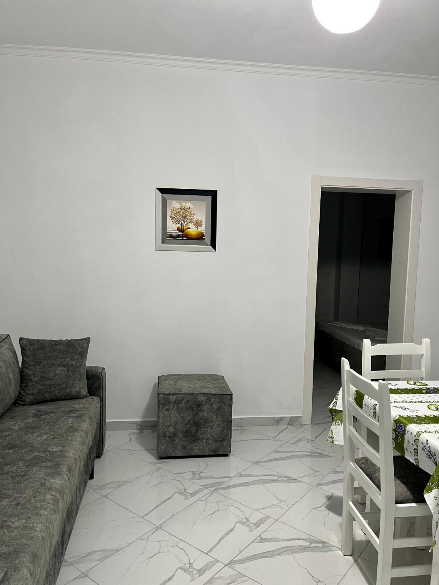 Apartment Xhefri's