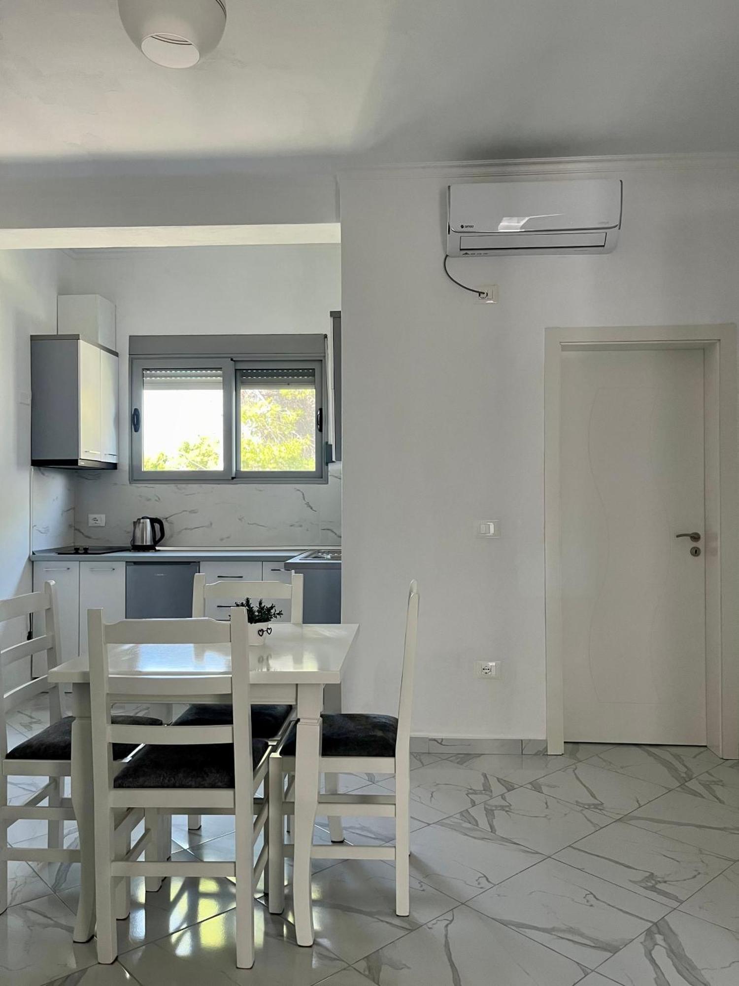Apartment Xhefri's