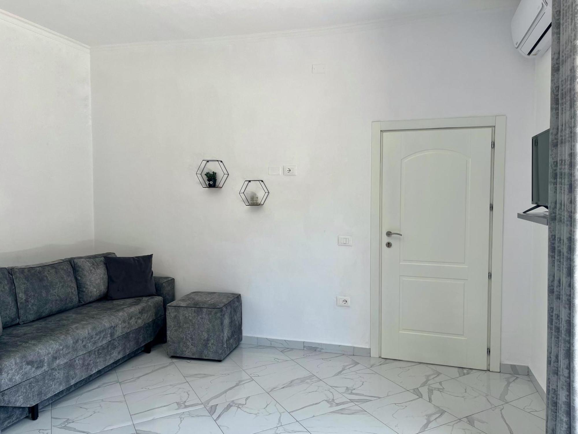 Apartment Xhefri's