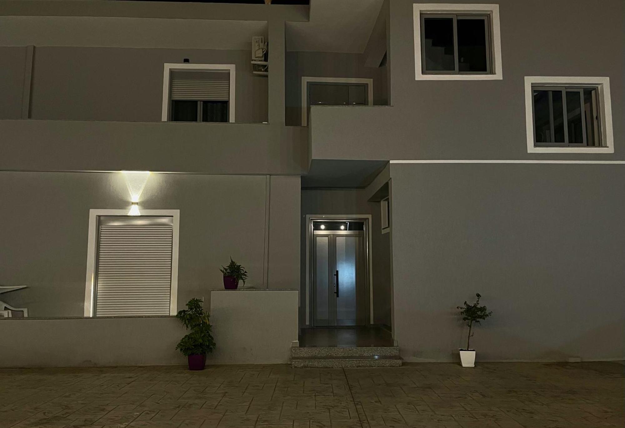 Apartment Xhefri's